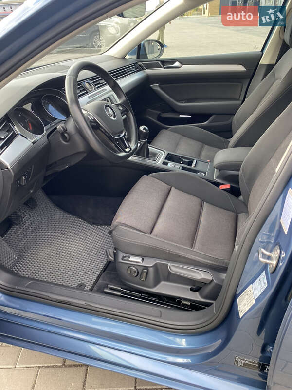 Універсал Volkswagen Passat 2016 в Луцьку