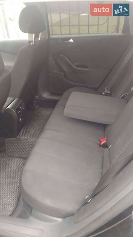 Універсал Volkswagen Passat 2009 в Івано-Франківську