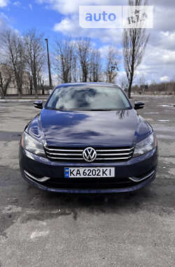 Седан Volkswagen Passat 2013 в Киеве