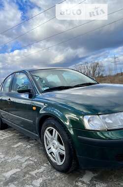 Седан Volkswagen Passat 1998 в Гостомеле