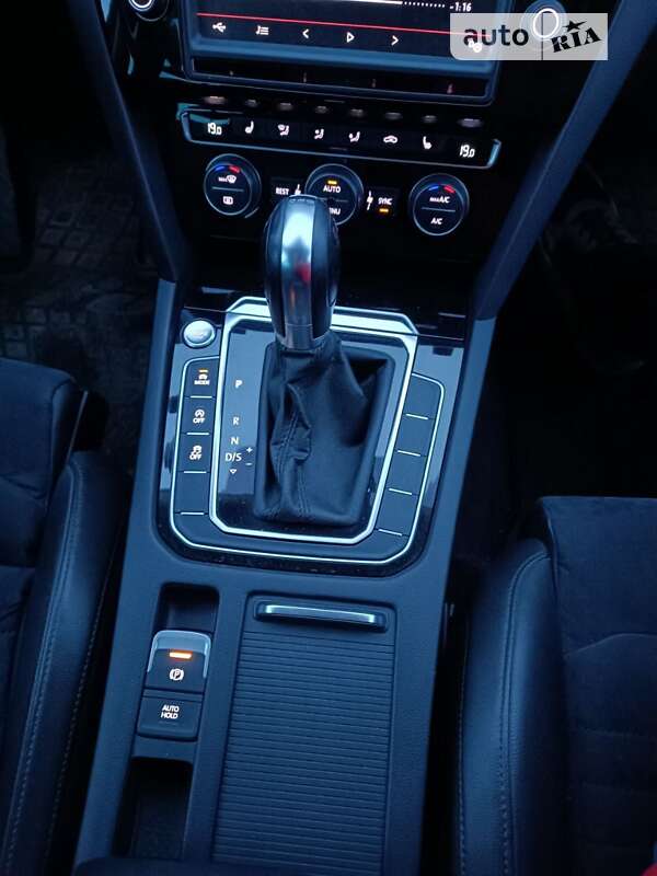 Универсал Volkswagen Passat 2015 в Одессе