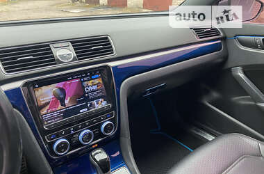 Седан Volkswagen Passat 2016 в 