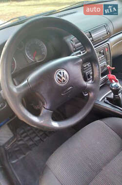 Седан Volkswagen Passat 2000 в Вижнице