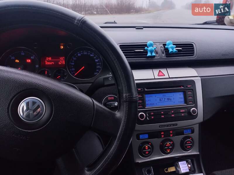 Універсал Volkswagen Passat 2006 в Полонному