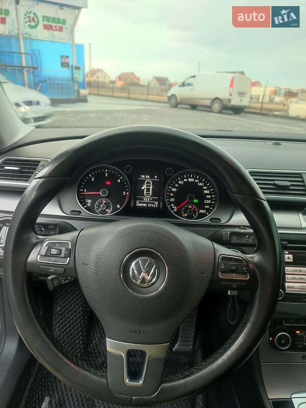 Седан Volkswagen Passat 2011 в Каменец-Подольском