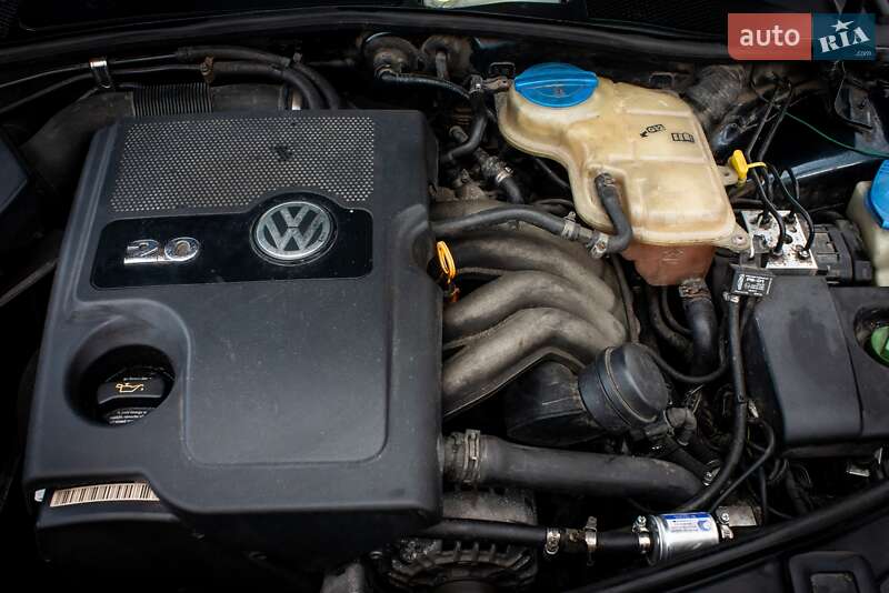 Седан Volkswagen Passat 2004 в Києві