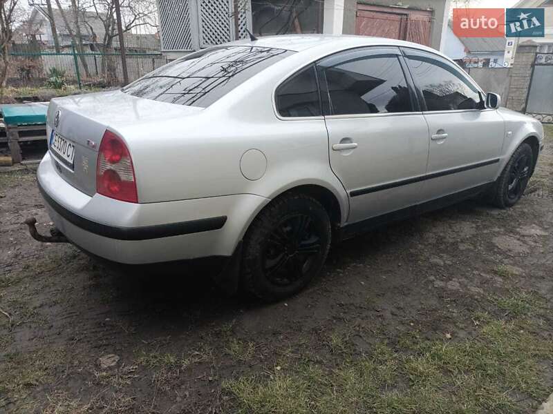 Седан Volkswagen Passat 2003 в Глыбокой
