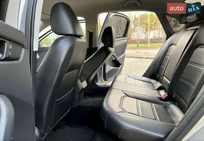 Седан Volkswagen Passat 2014 в Бучаче