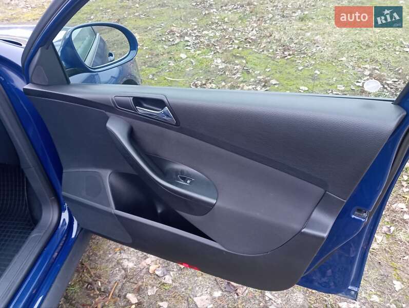 Універсал Volkswagen Passat 2006 в Василькові