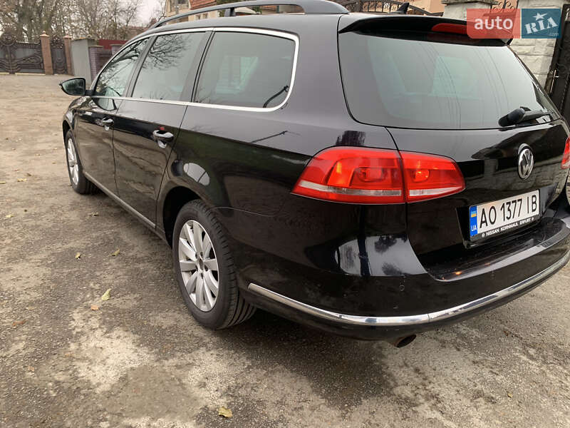 Універсал Volkswagen Passat 2011 в Мукачевому
