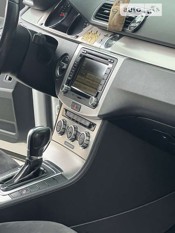 Седан Volkswagen Passat 2013 в Одессе