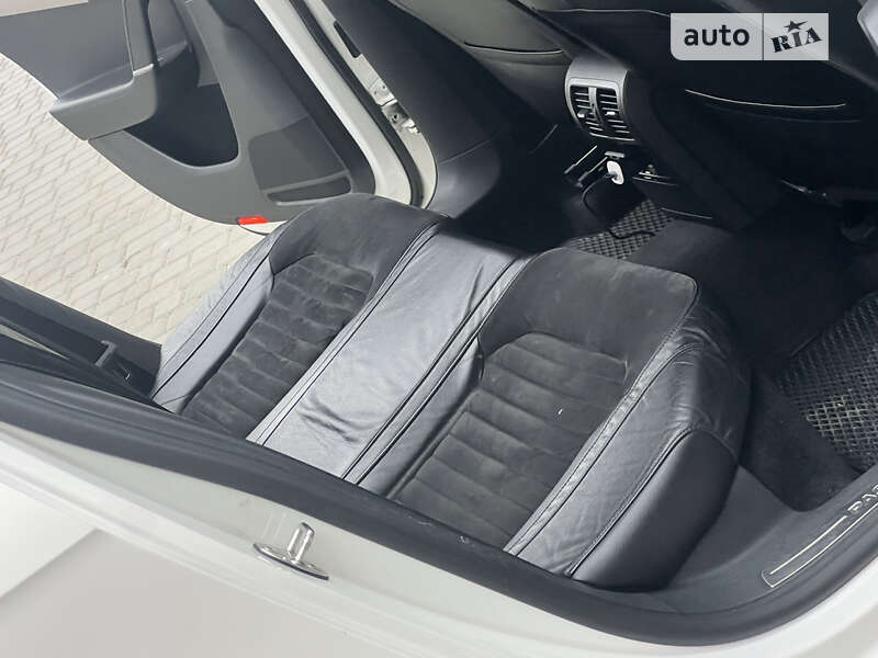 Седан Volkswagen Passat 2013 в Одессе