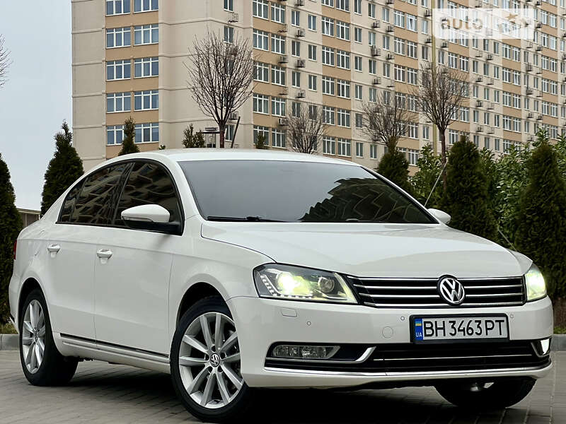 Седан Volkswagen Passat 2013 в Одессе