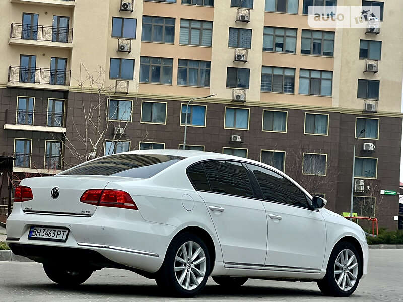 Седан Volkswagen Passat 2013 в Одессе