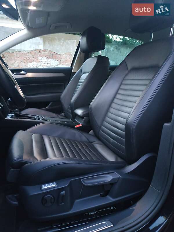 Седан Volkswagen Passat 2017 в Житомире