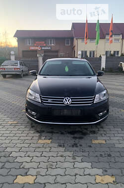 Седан Volkswagen Passat 2014 в Иршаве