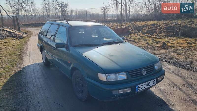 Універсал Volkswagen Passat 1994 в Шептицькому
