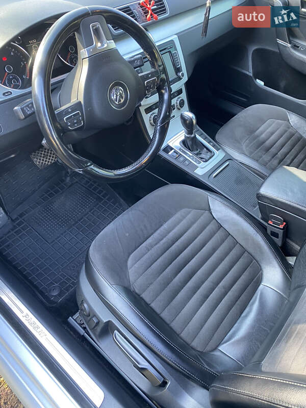 Седан Volkswagen Passat 2013 в Чернівцях