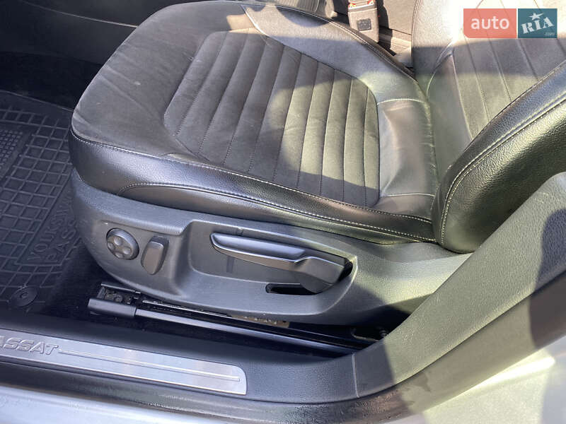 Седан Volkswagen Passat 2013 в Чернівцях