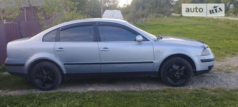 Седан Volkswagen Passat 2003 в Коломые