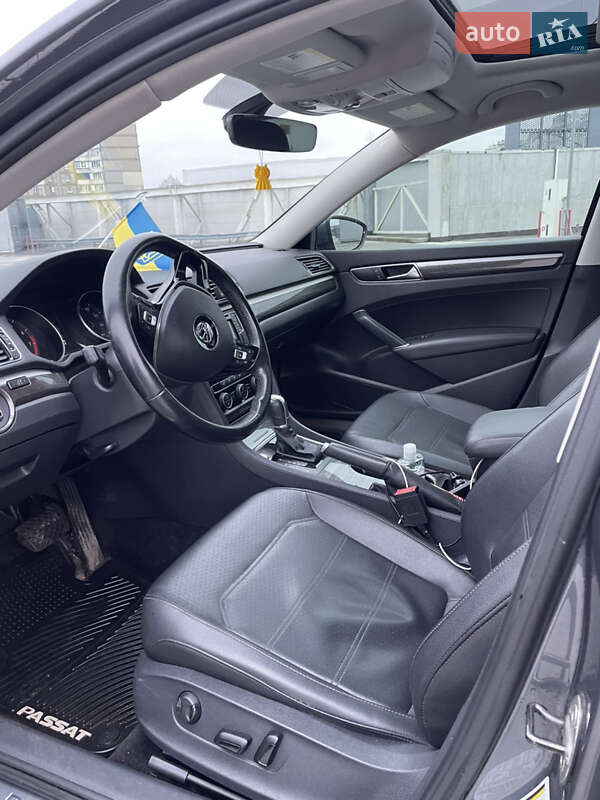 Седан Volkswagen Passat 2016 в Києві