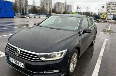 Седан Volkswagen Passat 2017 в Шполе