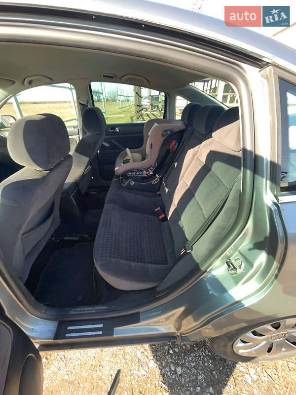 Седан Volkswagen Passat 2003 в Запоріжжі