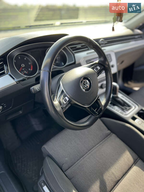 Универсал Volkswagen Passat 2015 в Мукачево