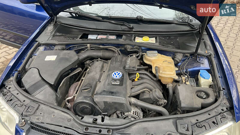 Універсал Volkswagen Passat 2001 в Чернівцях
