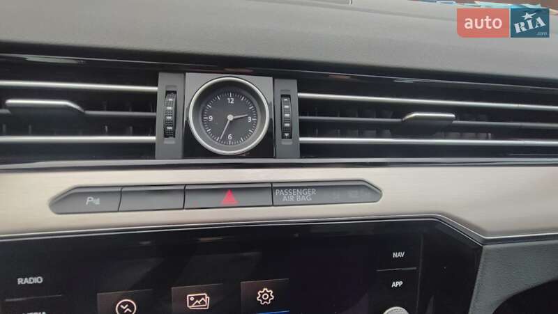 Универсал Volkswagen Passat 2018 в Киеве