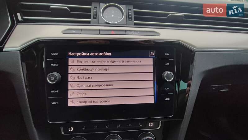 Универсал Volkswagen Passat 2018 в Киеве