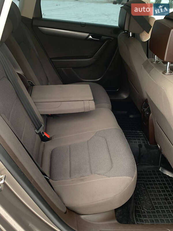 Универсал Volkswagen Passat 2011 в Полтаве