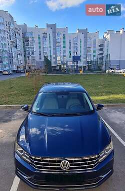 Седан Volkswagen Passat 2017 в 
