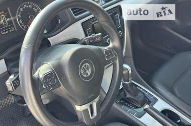 Седан Volkswagen Passat 2013 в Николаеве