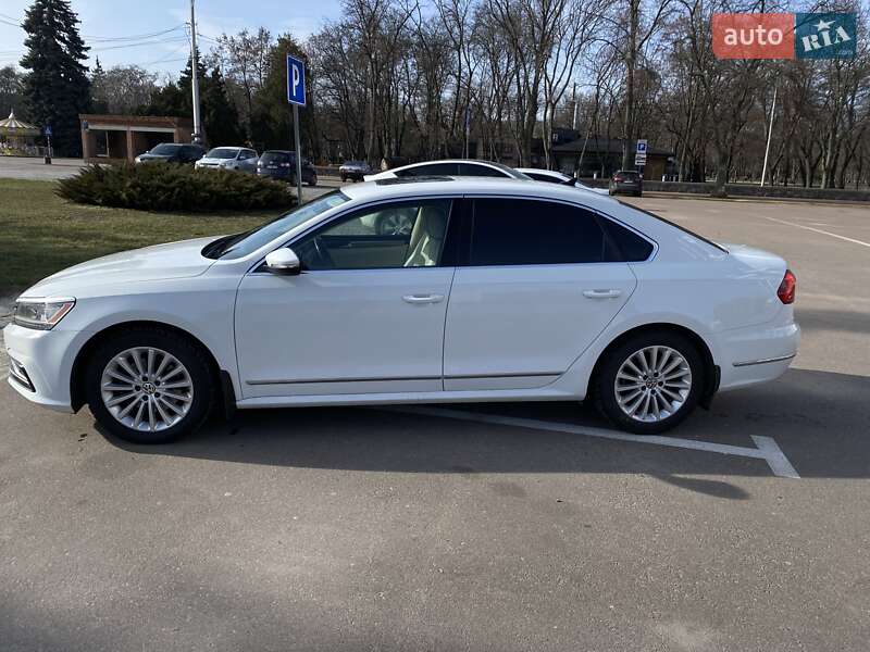 Седан Volkswagen Passat 2016 в Кременчуці