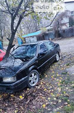 Седан Volkswagen Passat 1993 в 