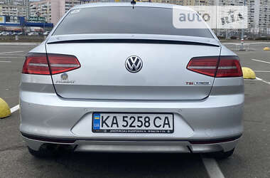 Седан Volkswagen Passat 2015 в Киеве