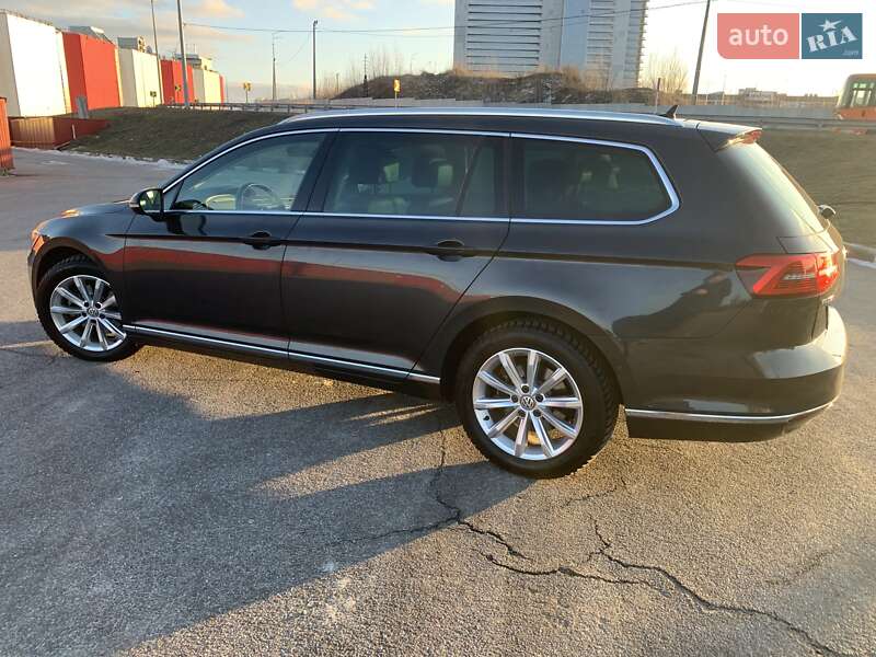 Универсал Volkswagen Passat 2017 в Киеве