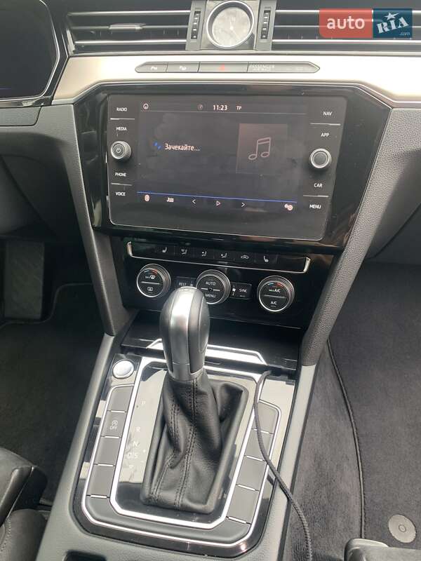 Универсал Volkswagen Passat 2017 в Киеве