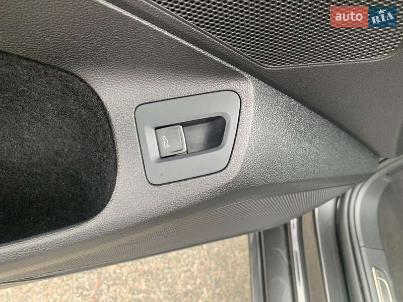 Универсал Volkswagen Passat 2017 в Киеве