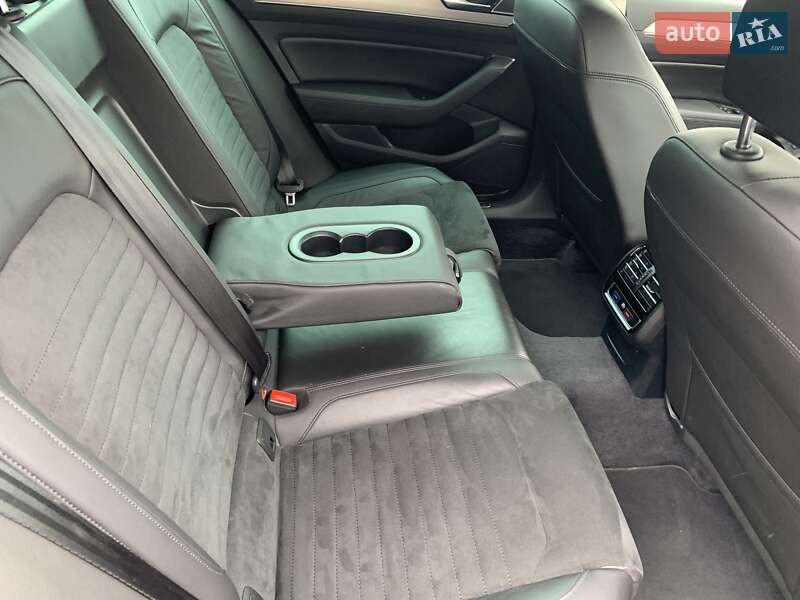 Универсал Volkswagen Passat 2017 в Киеве