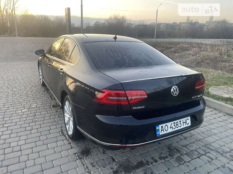 Седан Volkswagen Passat 2015 в Виноградові
