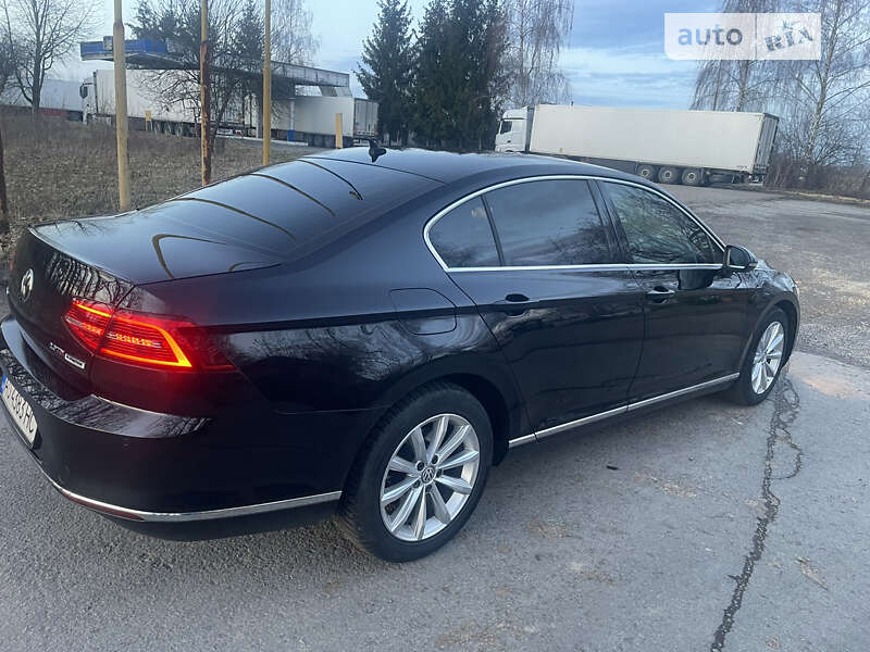 Седан Volkswagen Passat 2015 в Виноградові
