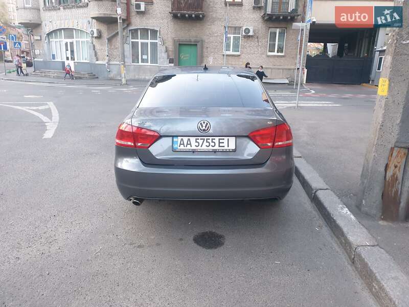 Седан Volkswagen Passat 2012 в Киеве