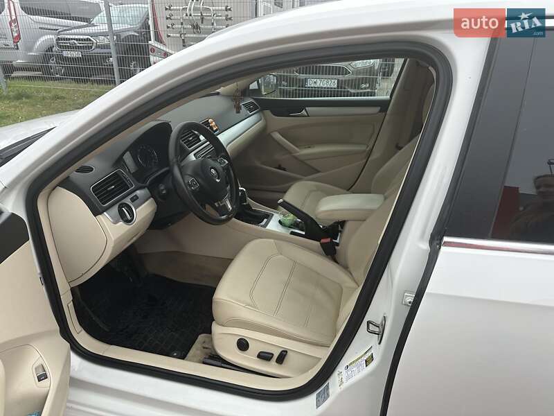 Седан Volkswagen Passat 2012 в Харкові