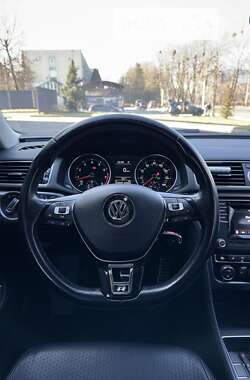 Седан Volkswagen Passat 2016 в Львові