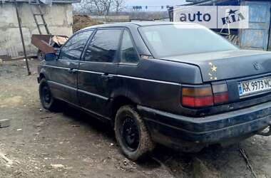 Седан Volkswagen Passat 1988 в Близнюках