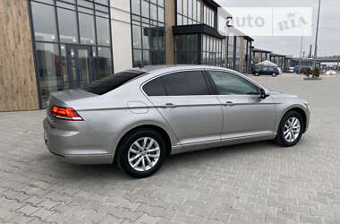 Седан Volkswagen Passat 2015 в Тернополі