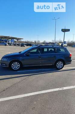 Универсал Volkswagen Passat 2011 в Киеве