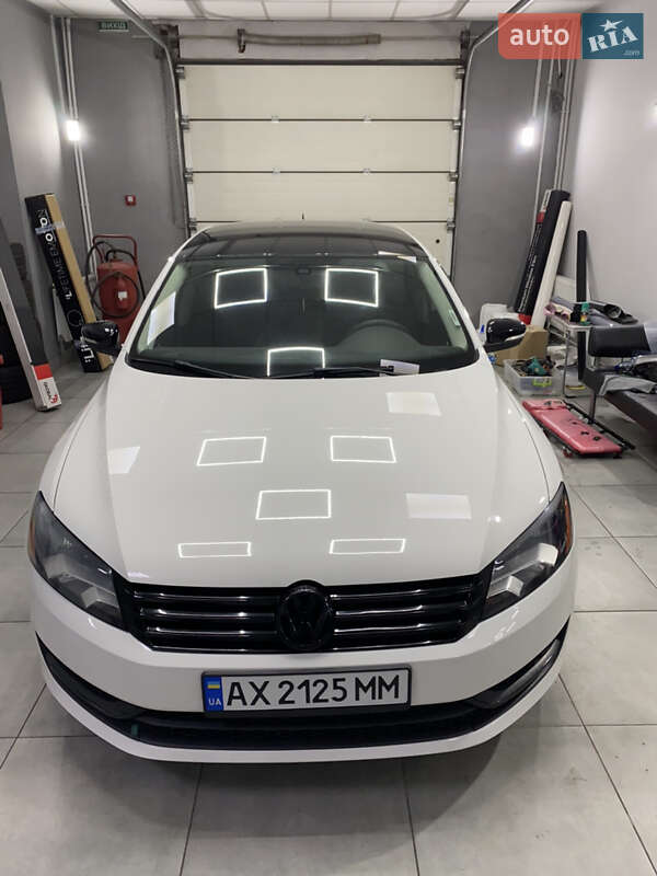 Седан Volkswagen Passat 2012 в Харькове